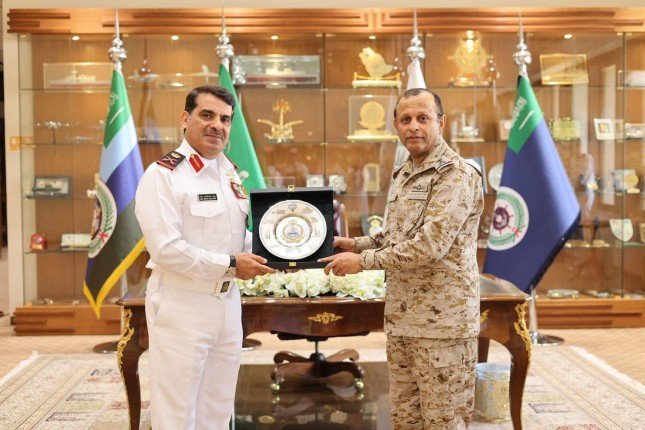 وفد عسكري كويتي يزور السعودية لبحث التعاون العسكري البحري وفد عسكري كويتي يزور السعودية لبحث التعاون العسكري البحري