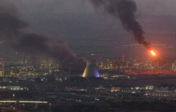 عقب هجوم إيراني.. حرائق عند محطة للطاقة قرب ميناء حيفا بإسرائيل