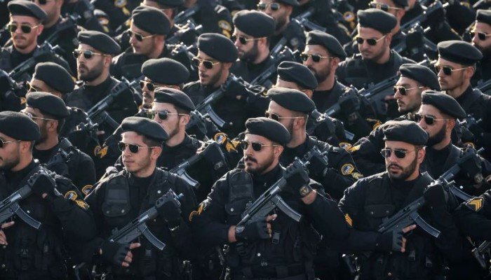 الجيش الإيرانى يحذر: على سكان حيفا وتل أبيب مغادرة المدينتين فورًا الجيش الإيرانى يحذر: على سكان حيفا وتل أبيب مغادرة المدينتين فورًا
