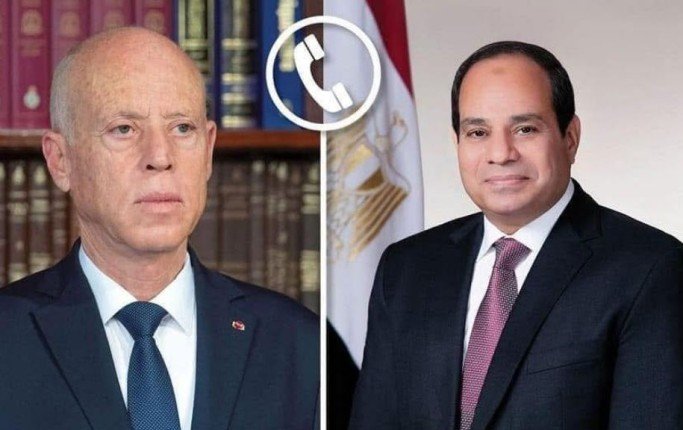 الرئيس المصري يتلقى اتصالا هاتفيا من نظيره التونسي للتهنئة بحلول عيد الأضحى المبارك الرئيس المصري يتلقى اتصالا هاتفيا من نظيره التونسي للتهنئة بحلول عيد الأضحى المبارك