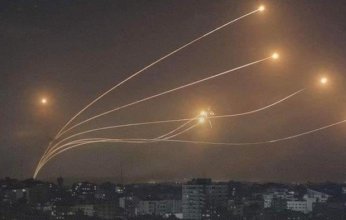 صواريخ إيران تحلق نحو إسرائيل وجيش الاحتلال يستنفر ويفعل صافرات الإنذار