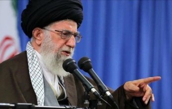 خامنئي: الشعب الإيراني لا يستسلم وأي تدخل عسكري من الأمريكيين سيسبب بلا شك أضرارا لا يمكن إصلاحها