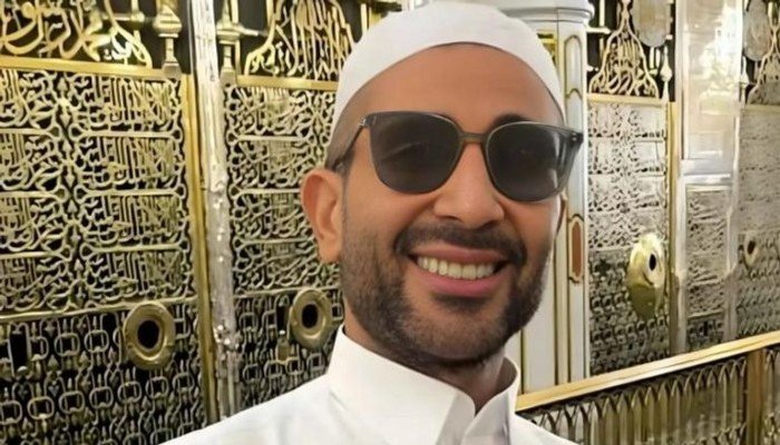 من رحاب المسجد النبوي.. أحمد سعد يبدأ فصلاً جديدًا من حياته بـ"توبة صادقة" وتحولات لافتة من رحاب المسجد النبوي.. أحمد سعد يبدأ فصلاً جديدًا من حياته بـ"توبة صادقة" وتحولات لافتة