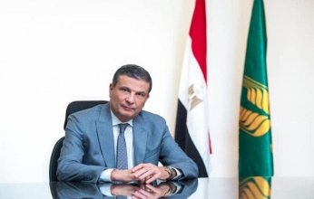 مصر.. وزير الزراعة يحذر من التلاعب في الأسمدة ويؤكد إيقاف الصرف للمتعدين على الأراضي الزراعية