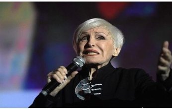 وفاة المغنية الفرنسية نيكول كرواسيل عن عمر ناهز 88 عاما