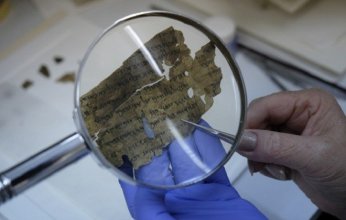 الذكاء الاصطناعي يكشف أسرارًا أقدم من المتوقع في مخطوطات البحر الميت