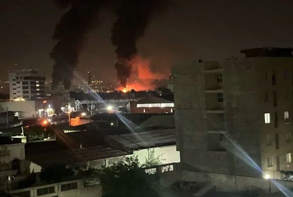 سماع دوي انفجارات في العاصمة طهران وتفعيل أنظمة الدفاع الجوي سماع دوي انفجارات في العاصمة طهران وتفعيل أنظمة الدفاع الجوي