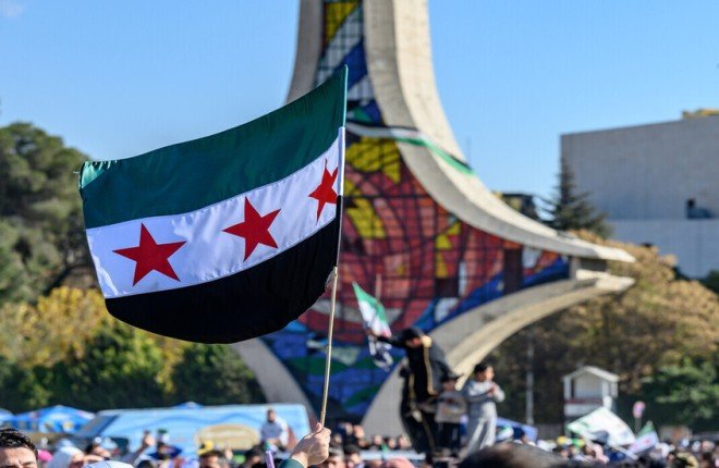 مشروع قانون أمريكي لتخفيف العقوبات عن سوريا.. وإعلان ترامب يثير الجدل مشروع قانون أمريكي لتخفيف العقوبات عن سوريا.. وإعلان ترامب يثير الجدل