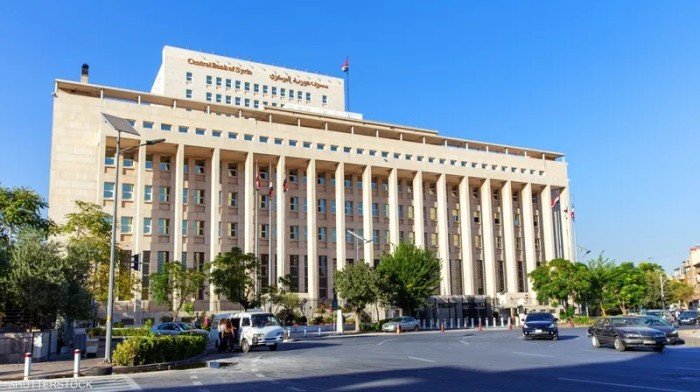 المركزي السوري يعلن تنفيذ أول تحويل دولي مباشر عبر "سويفت" منذ 14 عامًا المركزي السوري يعلن تنفيذ أول تحويل دولي مباشر عبر "سويفت" منذ 14 عامًا