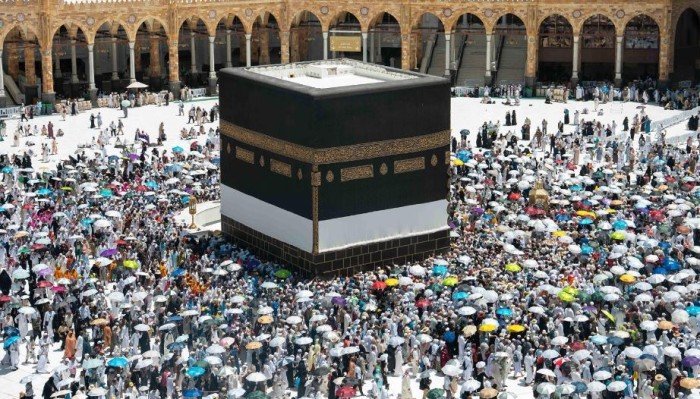بيسر وطمأنينة.. الحجاج المتعجلون يؤدون طواف الوداع بيسر وطمأنينة.. الحجاج المتعجلون يؤدون طواف الوداع