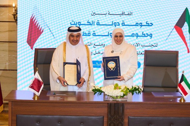 وزارة المالية الكويتية توقع اتفاقيتين مع نظيرتيها السعودية والقطرية لتعزيز التكامل الاقتصادي وزارة المالية الكويتية توقع اتفاقيتين مع نظيرتيها السعودية والقطرية لتعزيز التكامل الاقتصادي