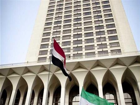 مصر توجه رسالة تحذيرية لمواطنيها في إيران وتؤكد سلامتهم حتى الآن مصر توجه رسالة تحذيرية لمواطنيها في إيران وتؤكد سلامتهم حتى الآن