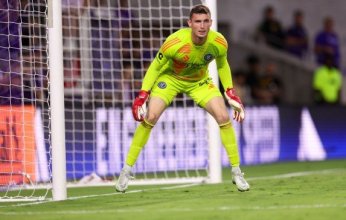 بعد تألقه في الكأس الذهبية.. مات فريسي لا يفكر في خطف قفاز حراسة المرمى في مونديال 2026