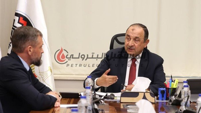 مصر: وزير قطاع الأعمال العام يبحث مع تحالف بقيادة "روسال" الروسية سبل التعاون في مجال الألومنيوم مصر: وزير قطاع الأعمال العام يبحث مع تحالف بقيادة "روسال" الروسية سبل التعاون في مجال الألومنيوم