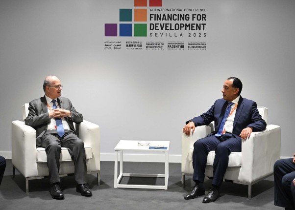 مصر.. رئيس الوزراء يلتقي نظيره الفلسطيني خلال مشاركته في مؤتمر الأمم المتحدة الرابع لتمويل التنمية مصر.. رئيس الوزراء يلتقي نظيره الفلسطيني خلال مشاركته في مؤتمر الأمم المتحدة الرابع لتمويل التنمية