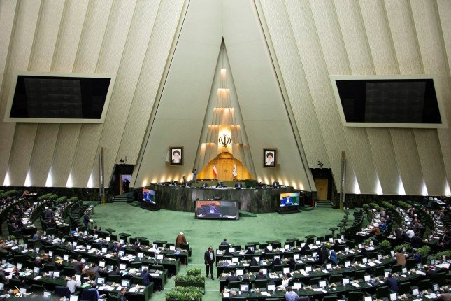 الشورى الإيراني يوافق مبدئيًا على تعليق التعاون مع الوكالة الدولية للطاقة الذرية الشورى الإيراني يوافق مبدئيًا على تعليق التعاون مع الوكالة الدولية للطاقة الذرية