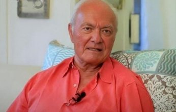 بالفيديو.. كيف ظهر الفنان يوسف فوزي بعد سنوات من الغياب بسبب المرض؟