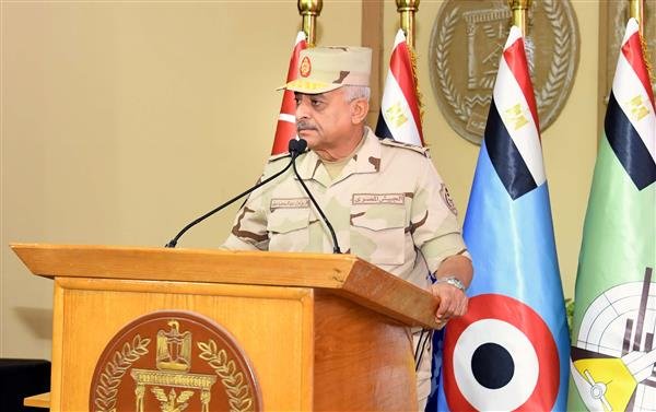 مصر.. وزير الداخلية يهنئ كبار قادة القوات المسلحة بمناسبة العام الهجري الجديد مصر.. وزير الداخلية يهنئ كبار قادة القوات المسلحة بمناسبة العام الهجري الجديد