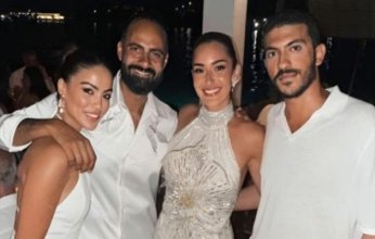 أمينة خليل تحتفل بزفافها من جديد في اليونان (صور)