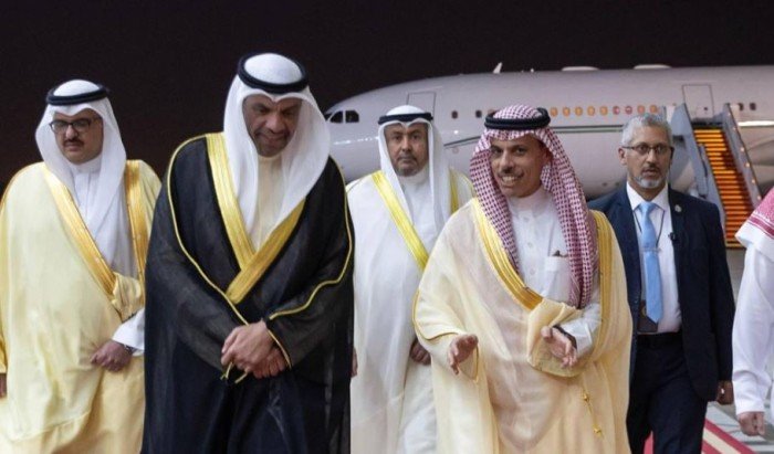 وزير الخارجية السعودي يصل الكويت للمشاركة في الاجتماع الوزاري الخليجي وزير الخارجية السعودي يصل الكويت للمشاركة في الاجتماع الوزاري الخليجي