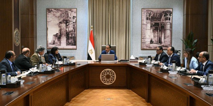 مصر.. «مدبولي» يناقش توصيات "المواجهة": خطة لتسريع النمو وتحفيز الاستثمار والصادرات مصر.. «مدبولي» يناقش توصيات "المواجهة": خطة لتسريع النمو وتحفيز الاستثمار والصادرات