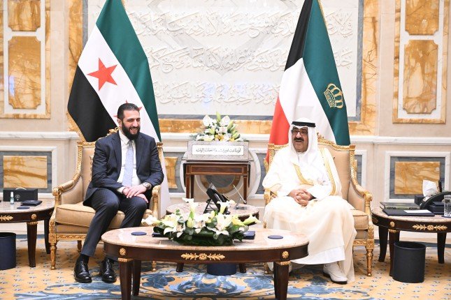 أمير الكويت والرئيس السوري يترأسان جلسة المباحثات الرسمية بين البلدين أمير الكويت والرئيس السوري يترأسان جلسة المباحثات الرسمية بين البلدين