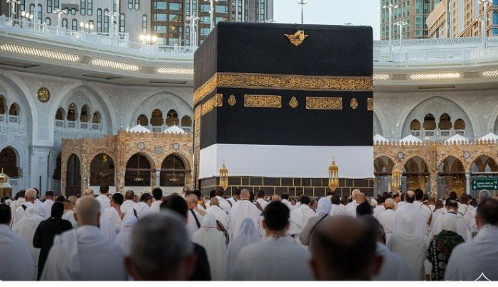 الحجاج يؤدون طواف الإفاضة في أجواء إيمانية وخدمات متكاملة الحجاج يؤدون طواف الإفاضة في أجواء إيمانية وخدمات متكاملة