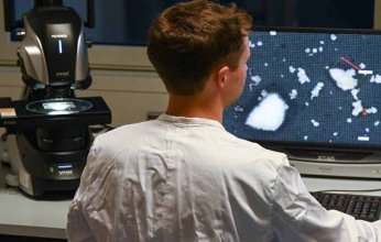 علماء يطورون طريقة تحول الوقود الأحفوري إلى بلاستيك وأدوية باستخدام الضوء فقط