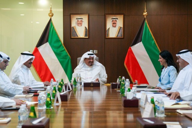 رئيس مجلس الوزراء الكويتي يترأس اجتماع اللجنة الوزارية لمتابعة الموقف التنفيذي للاتفاقيات ومذكرات التفاهم بين الكويت والصين رئيس مجلس الوزراء الكويتي يترأس اجتماع اللجنة الوزارية لمتابعة الموقف التنفيذي للاتفاقيات ومذكرات التفاهم بين الكويت والصين