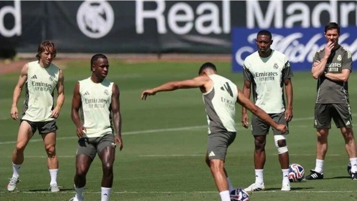 رسالة تحذيرية من ألونسو لنجوم ريال مدريد قبل مواجهة الهلال السعودي رسالة تحذيرية من ألونسو لنجوم ريال مدريد قبل مواجهة الهلال السعودي