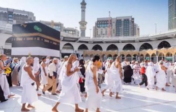 توافد الحجاج على المسجد الحرام لأداء طواف القدوم