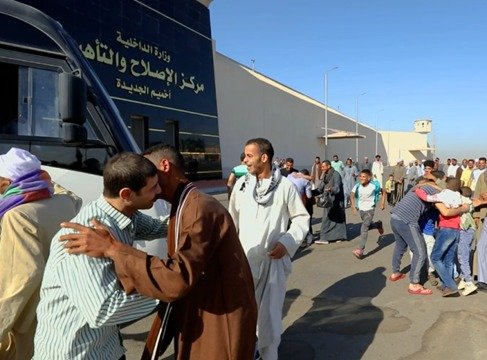 وزارة الداخلية المصرية تُفرج عن 2215 نزيلاً بعفو عيد الأضحى 2025 وزارة الداخلية المصرية تُفرج عن 2215 نزيلاً بعفو عيد الأضحى 2025