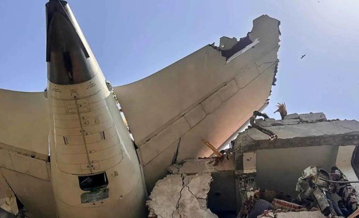 العثور على الصندوق الأسود الثاني للطائرة الهندية المنكوبة العثور على الصندوق الأسود الثاني للطائرة الهندية المنكوبة