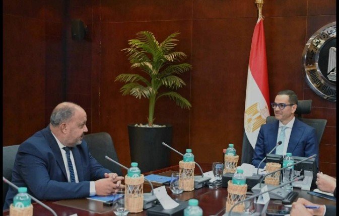 وزير الاستثمار يبحث مع ممثلى قطاع القطن سبل دعم الزراعة والتصدير وزير الاستثمار يبحث مع ممثلى قطاع القطن سبل دعم الزراعة والتصدير