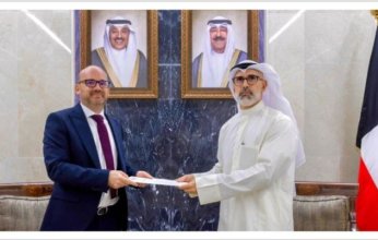 أمير الكويت يتلقى دعوة من الرئيس ماكرون لزيارة فرنسا