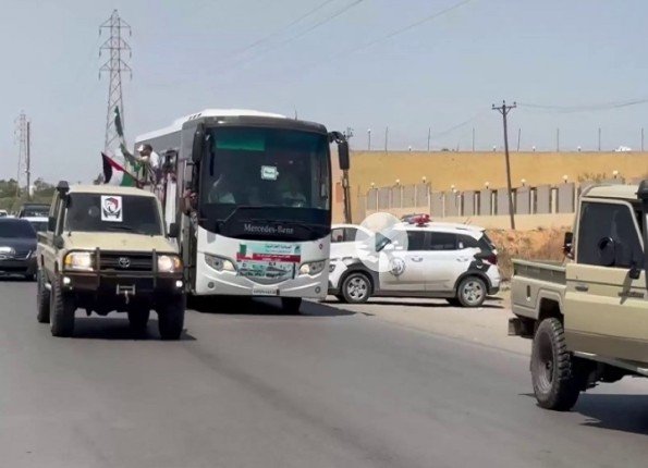 المشاهد الأولى لدخول قافلة "الصمود المغاربية" إلى ليبيا في طريقها إلى غزة المشاهد الأولى لدخول قافلة "الصمود المغاربية" إلى ليبيا في طريقها إلى غزة