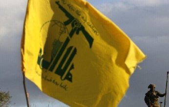 مسيرة إسرائيلية تلقي نقودا مزيفة تحمل "ألغازا لحزب الله" جنوب لبنان