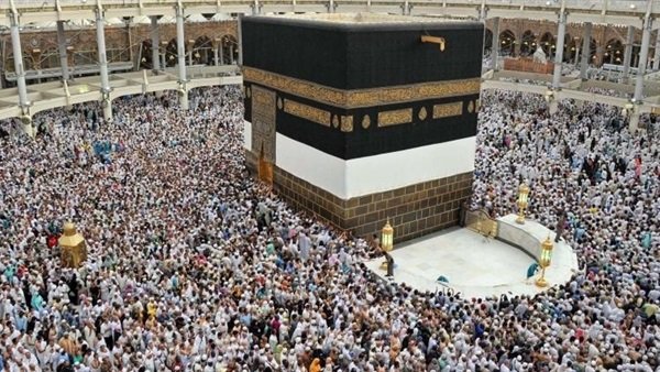 حجاج بيت الله يؤدون طواف الوداع في ثالث أيام التشريق حجاج بيت الله يؤدون طواف الوداع في ثالث أيام التشريق