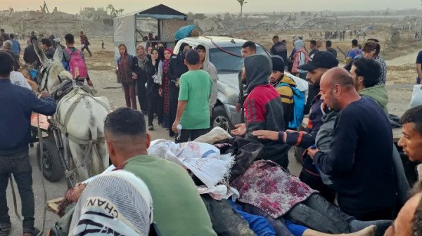استشهاد 20 فلسطينيا وإصابة العشرات برصاص الاحتلال الإسرائيلي قرب مركز لتوزيع المساعدات في رفح استشهاد 20 فلسطينيا وإصابة العشرات برصاص الاحتلال الإسرائيلي قرب مركز لتوزيع المساعدات في رفح