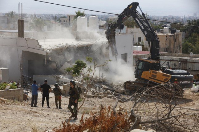 60 ألف فلسطيني مهددون بفقدان المأوى في القدس المحتلة وسط مطالبات بتحرك دولي لوقف أوامر الهدم 60 ألف فلسطيني مهددون بفقدان المأوى في القدس المحتلة وسط مطالبات بتحرك دولي لوقف أوامر الهدم