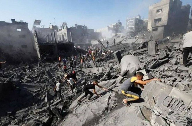 14 شهيدا بينهم 5 أطفال في قصف إسرائيلي على مناطق عدة في قطاع غزة 14 شهيدا بينهم 5 أطفال في قصف إسرائيلي على مناطق عدة في قطاع غزة