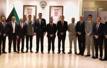 وزير الدفاع يشيد بجهود البعثة الدبلوماسية الكويتية لدى سنغافورة ودورها في تعزيز التعاون المشترك