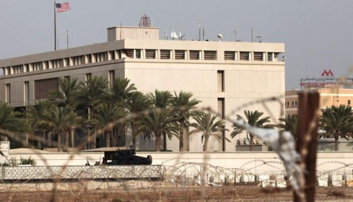 السفارة الأمريكية في البحرين تعلن انتقال موظفيها إلى العمل عن بُعد بسبب التوترات الإقليمية السفارة الأمريكية في البحرين تعلن انتقال موظفيها إلى العمل عن بُعد بسبب التوترات الإقليمية