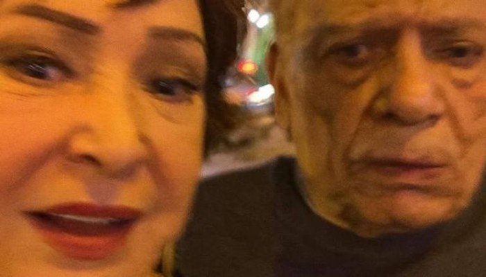 الفنانة المصرية لبلبة توضح حقيقة صورتها المتداولة مع عادل إمام: "مفبركة بالكامل" الفنانة المصرية لبلبة توضح حقيقة صورتها المتداولة مع عادل إمام: "مفبركة بالكامل"
