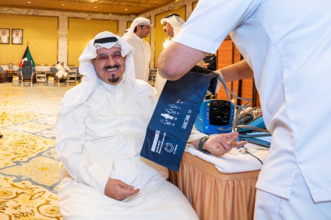 رئيس مجلس الوزراء الكويتي والوزراء يشاركون في حملات بنك الدم المركزي رئيس مجلس الوزراء الكويتي والوزراء يشاركون في حملات بنك الدم المركزي