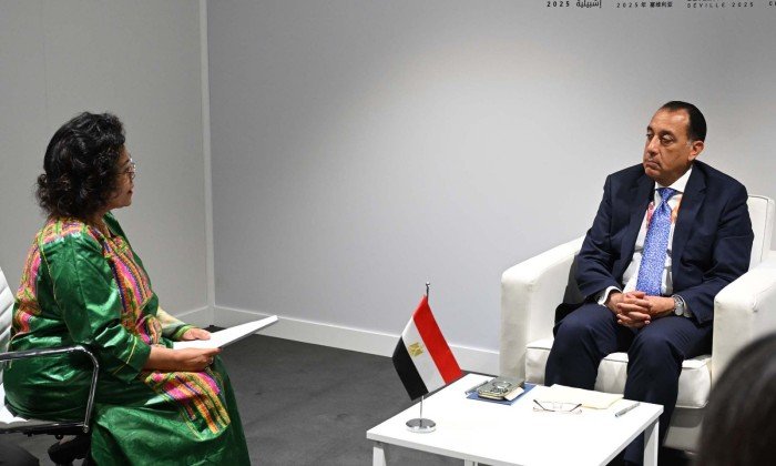 مصر.. رئيس الوزراء يلتقي المديرة التنفيذية لوكالة الاتحاد الإفريقي للتنمية "نيباد" مصر.. رئيس الوزراء يلتقي المديرة التنفيذية لوكالة الاتحاد الإفريقي للتنمية "نيباد"