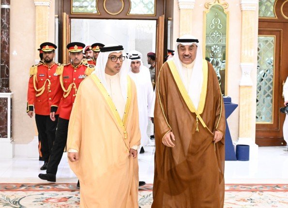 الكويت.. ولي العهد يقيم مأدبة غداء على شرف نائب رئيس دولة الامارات نائب رئيس مجلس الوزراء رئيس ديوان الرئاسة الكويت.. ولي العهد يقيم مأدبة غداء على شرف نائب رئيس دولة الامارات نائب رئيس مجلس الوزراء رئيس ديوان الرئاسة