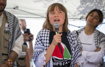 الناشطة السويدية غريتا ثونبرغ ترد على ترامب وتتحدى إسرائيل: "العالم بحاجة إلى شابات غاضبات أكثر"