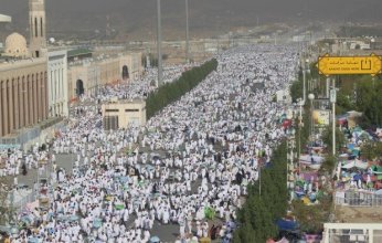 حجاج بيت الله الحرام ينفرون من عرفات إلى مزدلفة