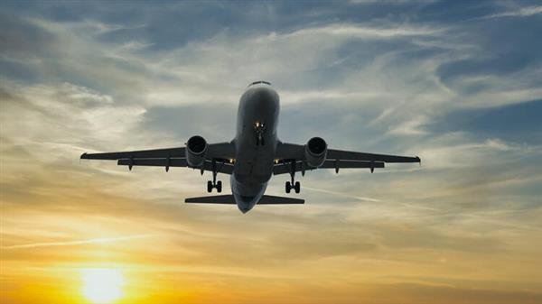 إيران تعيد فتح المجال الجوي أمام الرحلات الدولية العابرة إيران تعيد فتح المجال الجوي أمام الرحلات الدولية العابرة